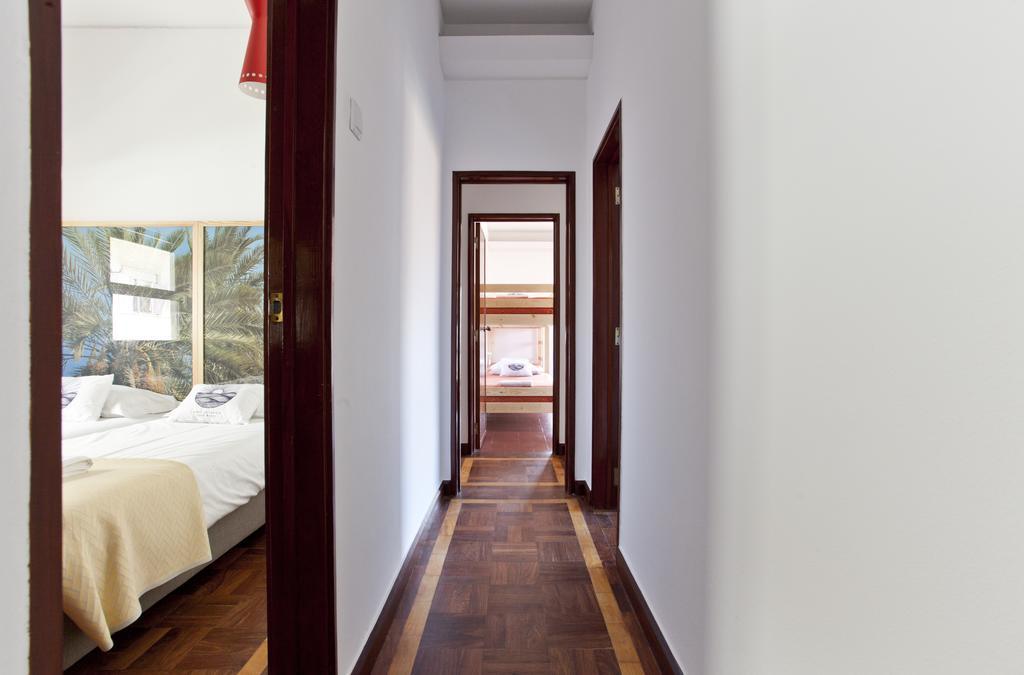 Bed and Breakfast Lost Caparica Surf House Costa da Caparica Exterior foto
