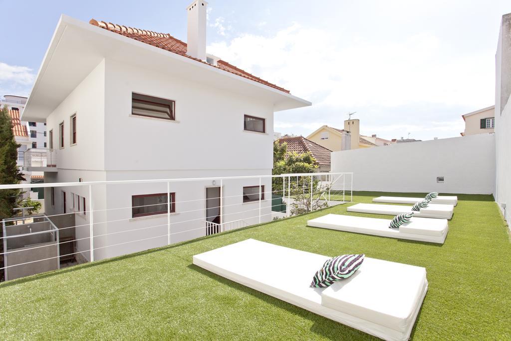 Bed and Breakfast Lost Caparica Surf House Costa da Caparica Exterior foto