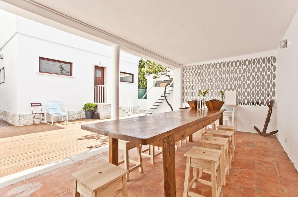 Bed and Breakfast Lost Caparica Surf House Costa da Caparica Exterior foto